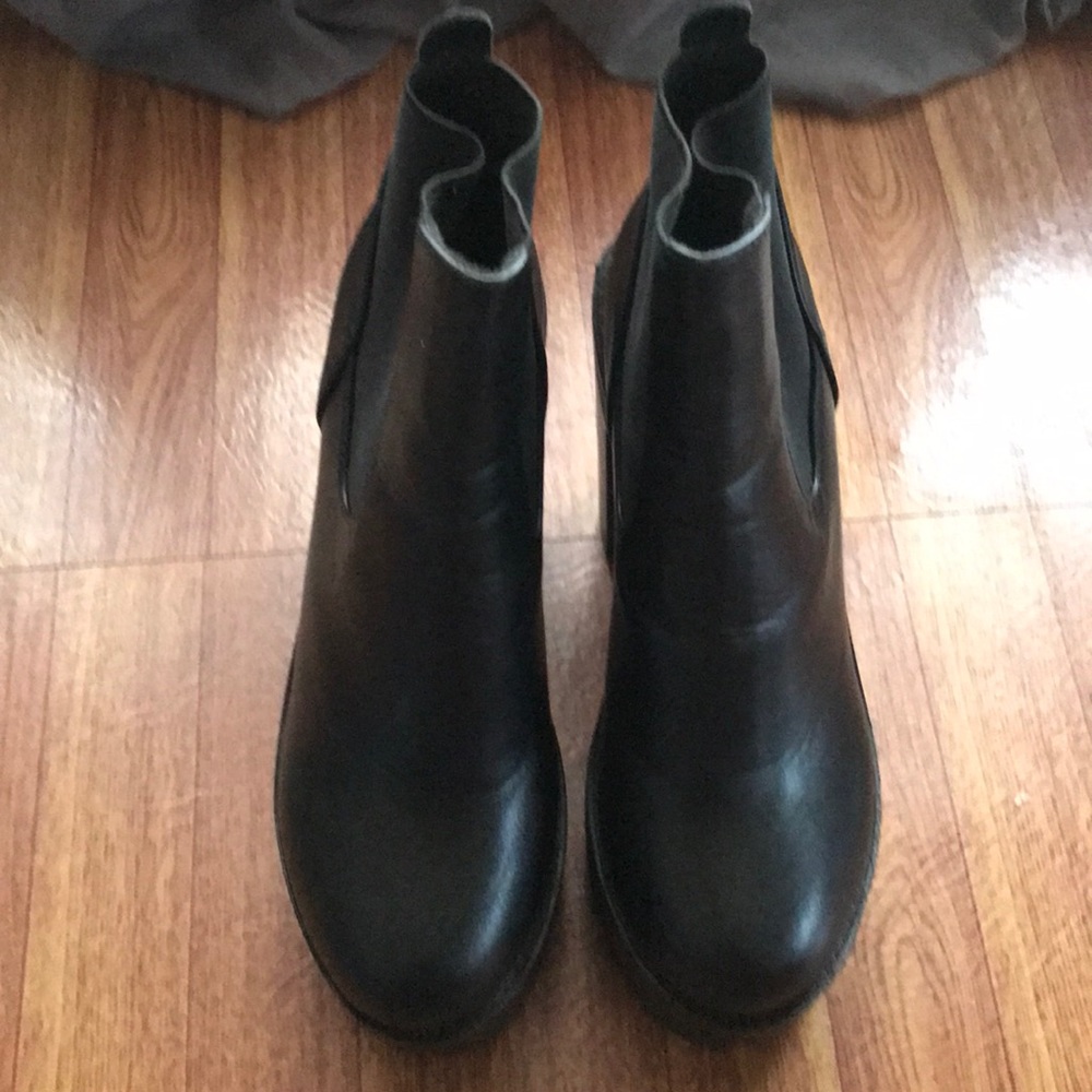Solid black chunky heel